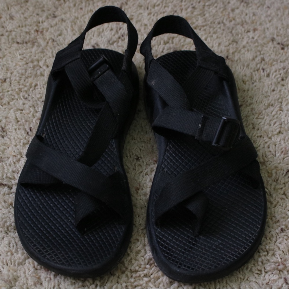 Chaco Women’s Z/2 Adjustable Strap Classic Sandal size W8 in black